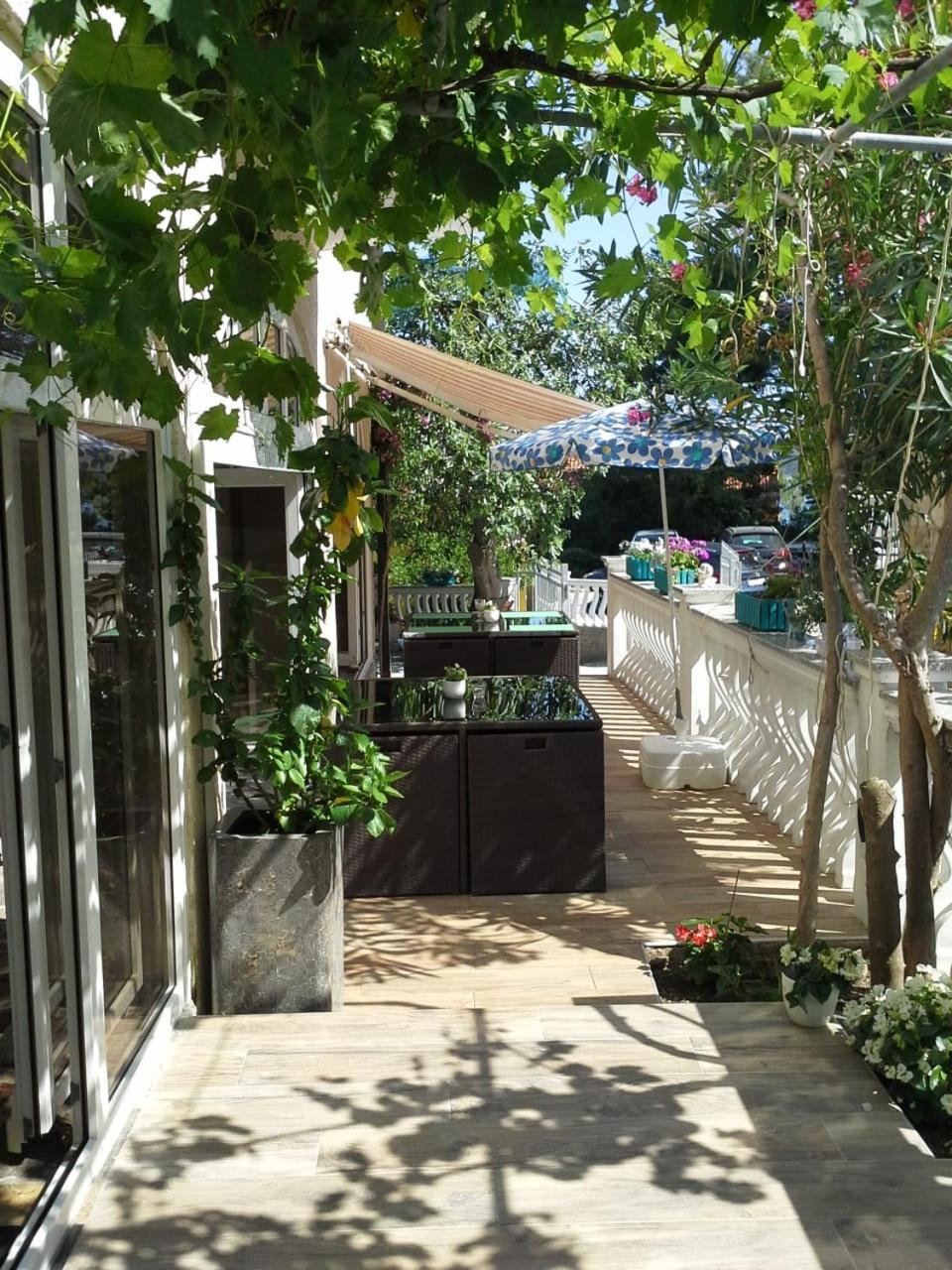Apartments Happy Island Rab Rab Town Ngoại thất bức ảnh